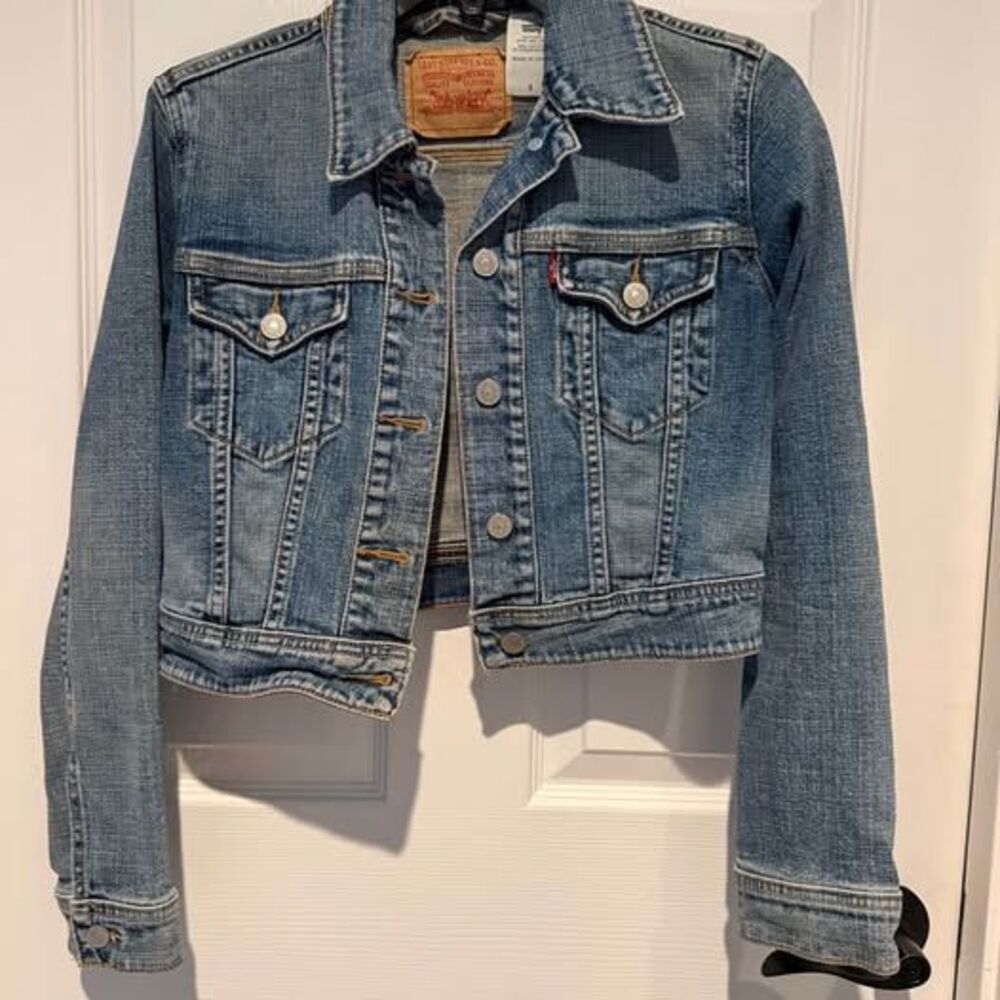 Levi's Cropped Denim Trucker Jacket Size S